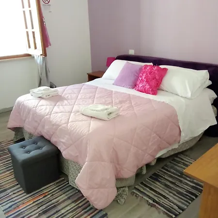 Economy Smeralda Room's Проживання в сім'ї